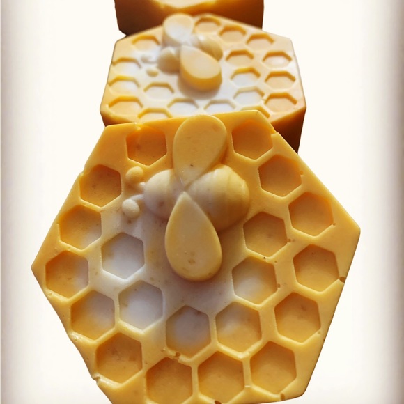 Handmade Soap - Oatmeal Honey & Milk Soap Bar - Picture 5 of 12